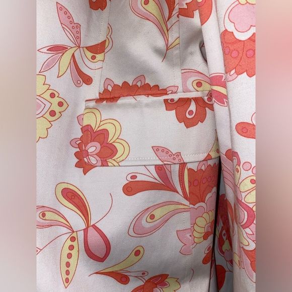 I Maddison spring trench coat. Size Large - Picture 7 of 12